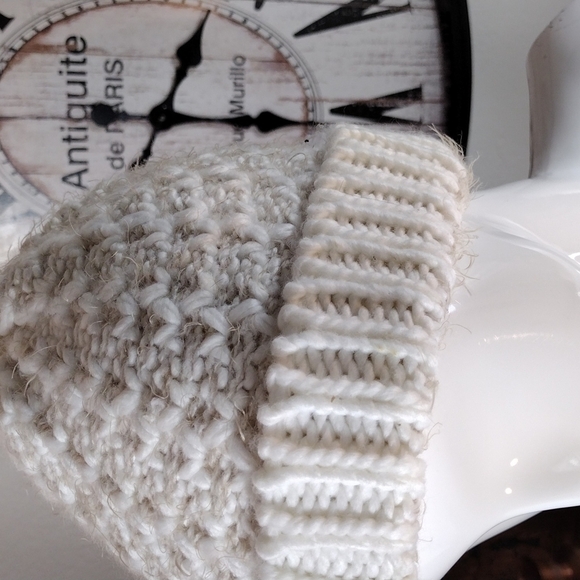 sonoma Knit Beanie White/Tan - Picture 4 of 10